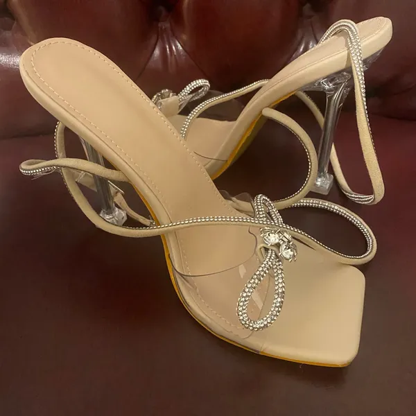 New Without Tag Heels Size 6.5 - Image 4