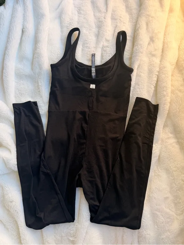 Vuori Black Scoop-Neck Active Jumpsuit - Image 3