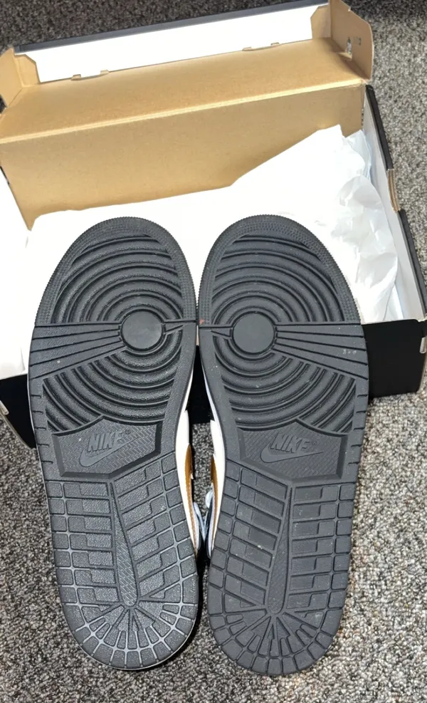Nike Air Jordan 1 Mid SE - Image 2