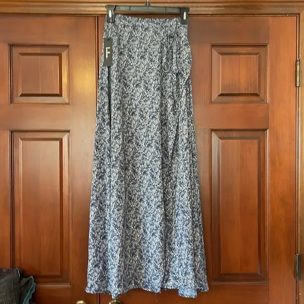 Lulu’s Tempest Navy Blue Print Wrap Maxi Skirt size XS - Image 6