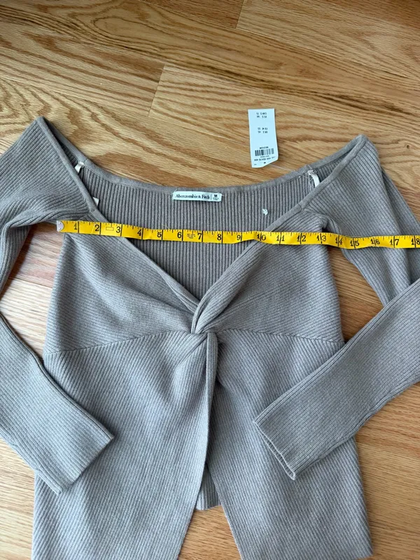 Abercrombie & Fitch Off-The-Shoulder Twist Sweater Top Brown NWT M $60 - Image 6