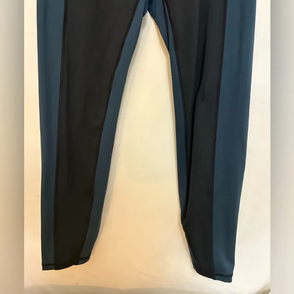 Free People Movement Rebel‎ Leggings Size Medium - Image 4
