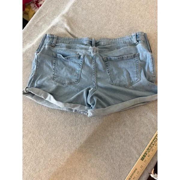 Isabel by Ingrid & Isabel Maternity Bundle Size 14 Wide Leg Pant and Denim Short - Image 4