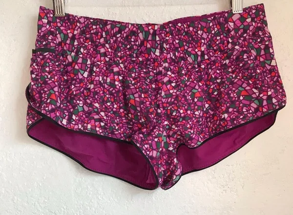 Lululemon 6 reversible shorts - Image 4