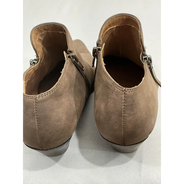 Womans Indigo Rd 8 M Brown Pointed Toe Zip Up Bootie - Image 5