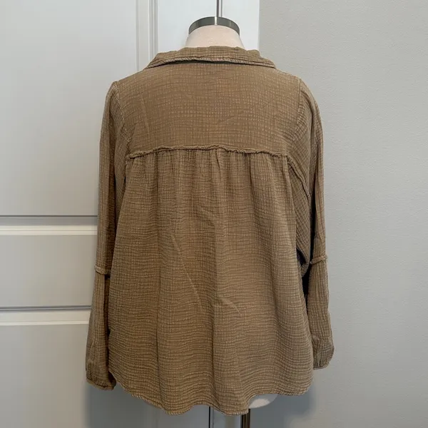 Easel tan gauze pullover top sz S - Image 2