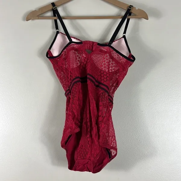 Daisy Fuentes Lace Geometric Bodysuit Red Sexy Underwire Lingerie Size M - Image 3