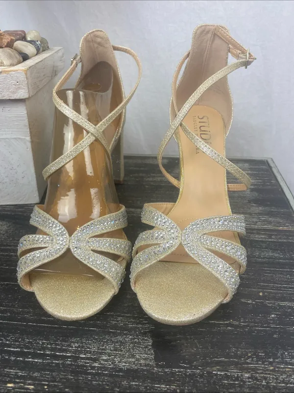 Badgley Mischka Studio Silver Sequin Strappy Heel Shoes 8.5 - Image 5