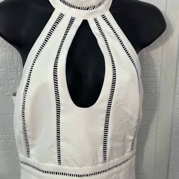 Bardot White High Keyhole Neck Sleeveless Dress Size Small NWOT - Image 4