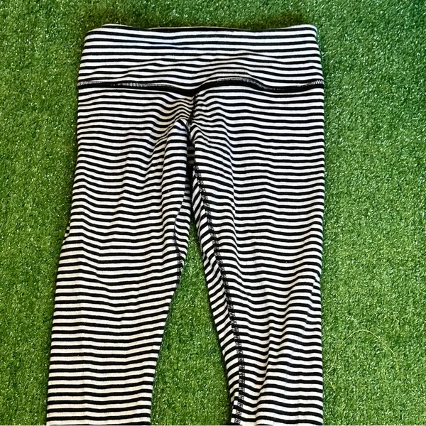 Lululemon Wunder Under Rare White Black Striped Athletic Pant Leggings - Image 5