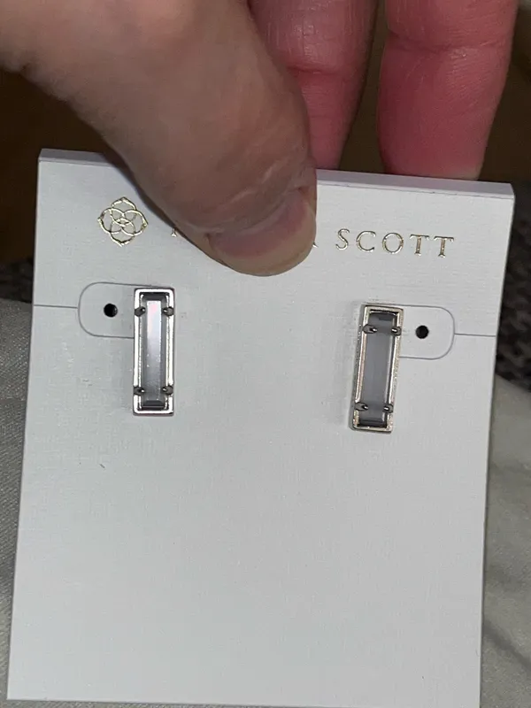 New Kendra Scott Lady Earrings  - Image 4