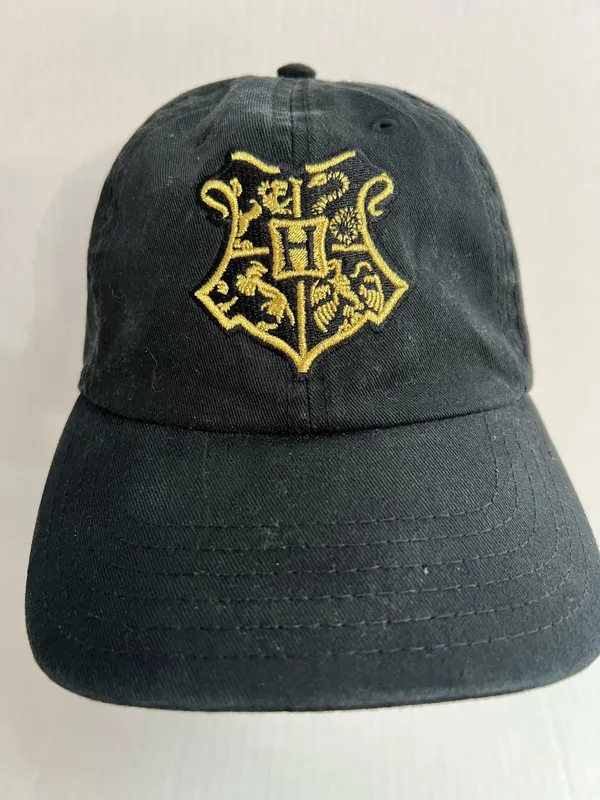 Harry Potter Hogwarts Gold Crest Cap - Image 2