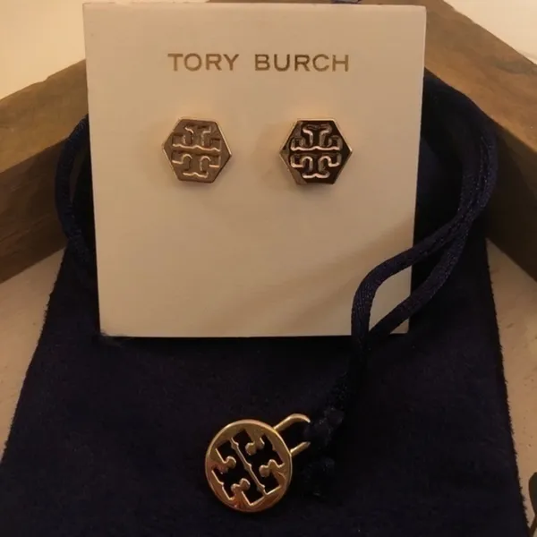 Tory Burch Gold Logo Stud Earrings Hexagon Emblem NWT - Image 6
