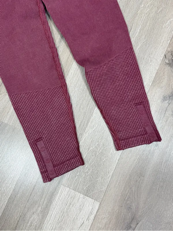 Aerie Offline Main Squeeze Ribbed Waffle Snap Ankle Hi Rise Leggings‎ Maroon M - Image 5