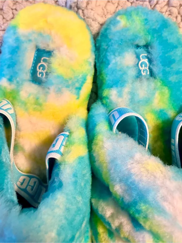 UGG Fluff Yeah Slide Tie Dye Blue Yellow Size 6Y (Fits Women’s 8) - EUC. - Image 8