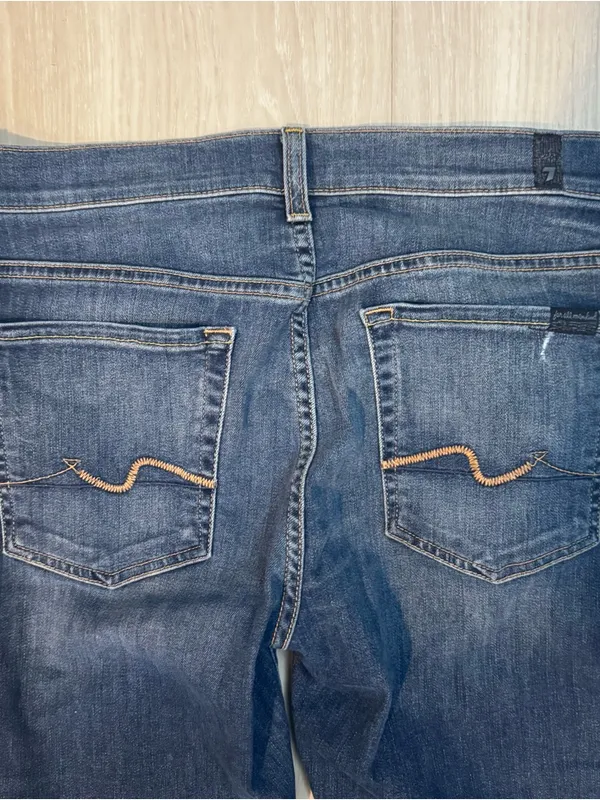 7 for all mankind Josefina skinny boyfriend Mid-Rise Distressed Jeans size 28 - Image 6