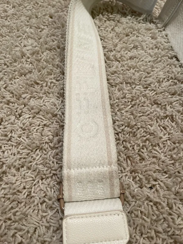 Aerie Crossbody Bag - Image 5