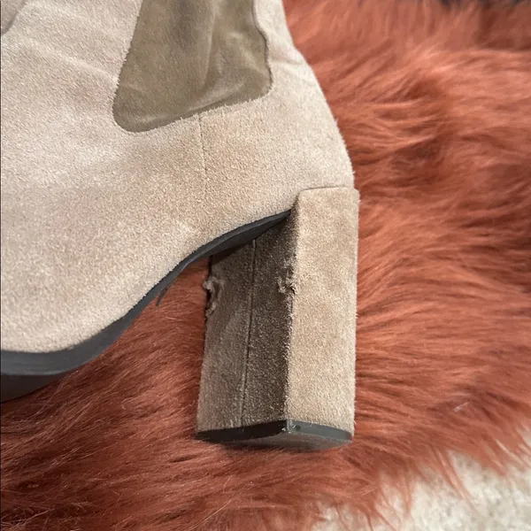 Stylish Tan Ankle Boots - Image 2