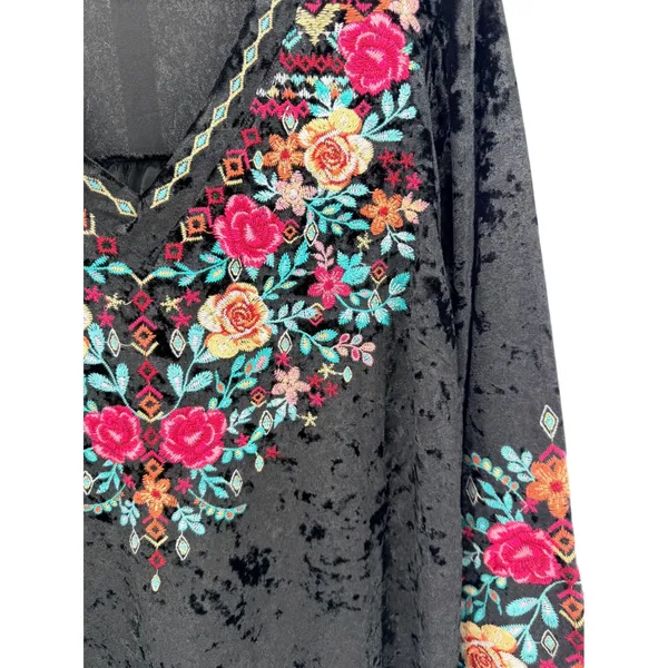Black Crushed Velvet Floral Embroidered V-Neck Blouse Large Boho Peasant‎ Folk - Image 2