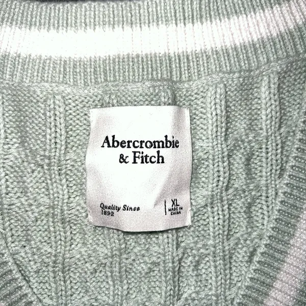Abercrombie Cable V-Neck Sweater Vest Size XL - Image 8