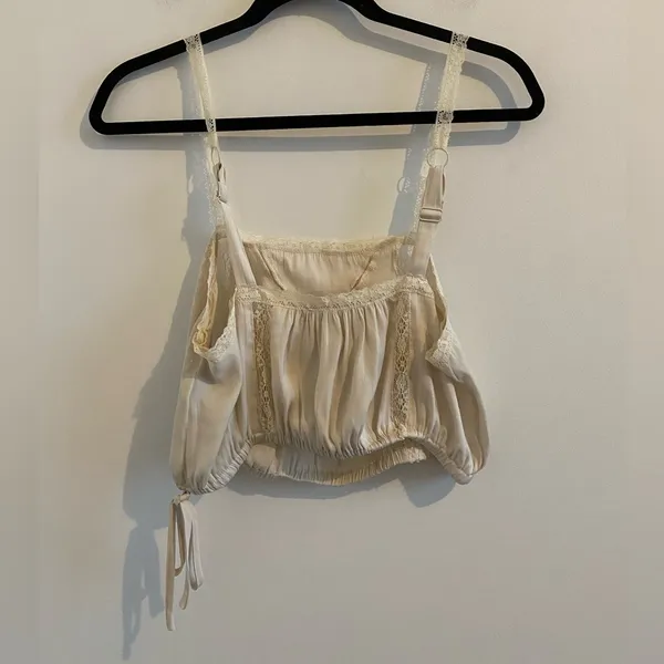 Urban Outfitters Cream Lace Trim Cropped Camisole Size Small - Image 9