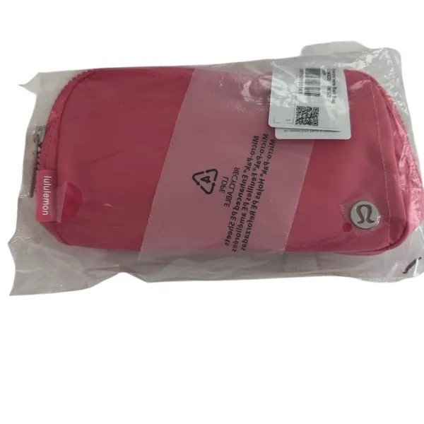 Lululemon Everywhere Belt Bag 1L Sakura Pink Crossbody - Image 7