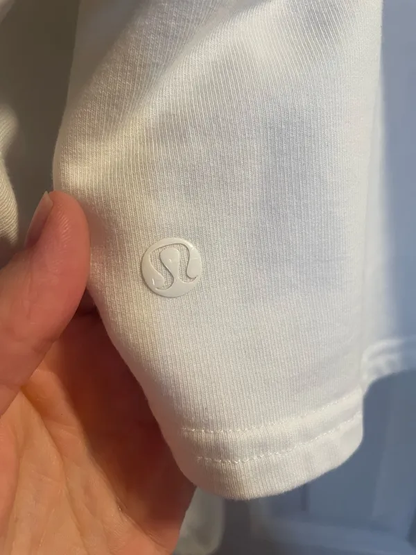 NWOT Lululemon Cropped Crewneck - Image 3