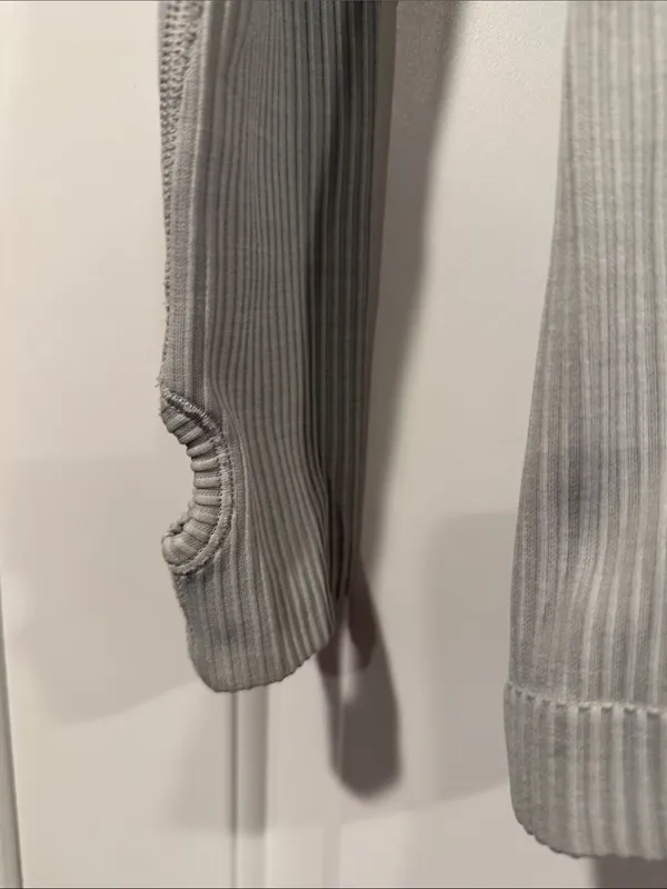 lululemon athletica rest less Light Gray Cable Knit‎ Pullover - Image 4