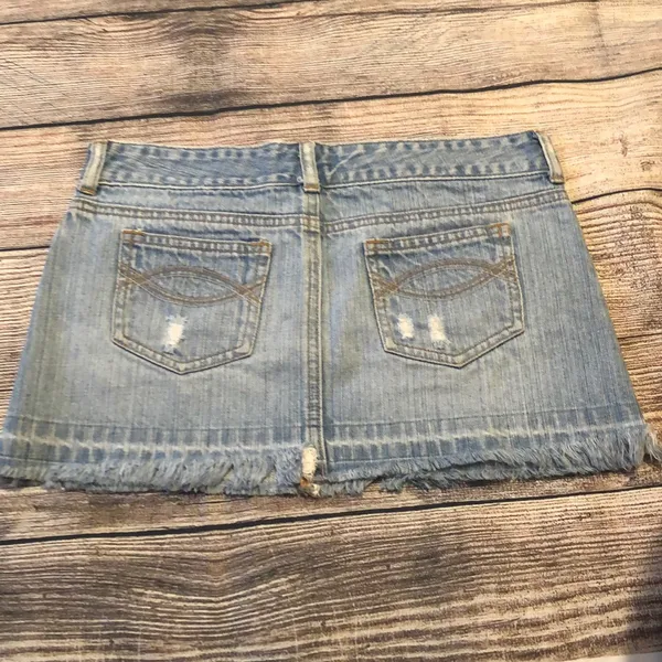 Abercrombie size 14 blue jean shorts - Image 3