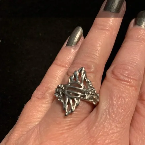 One Left! Size 5 HD Wing Ring - Image 3