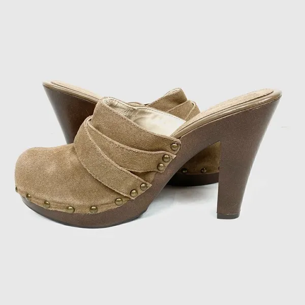 Dana Buchman y2k Tan Suede Buckle & Stud Accent Clog Mules - Image 4