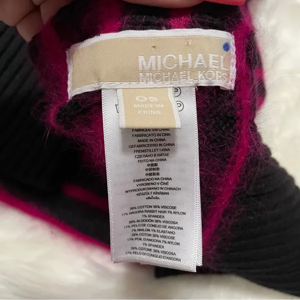 💙💖 Michael Kors Striped‎ Pink Fuzzy Scarf Black - Image 3