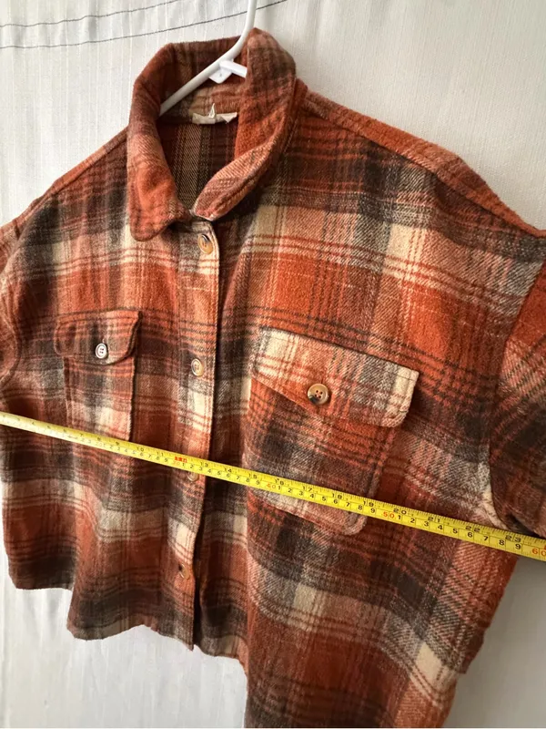 Easel Los Angeles Plaid Women’s size L Cropped Flannel Shirt Shacket (A616) - Image 4