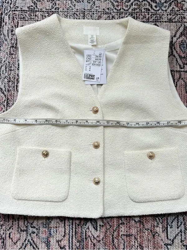 H&M NWT Cream Bouclé Button Front Vest Size Medium Pockets Gold Buttons - Image 7