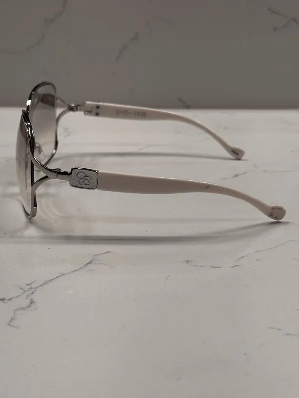 Jessica Simpson Retro Style Tinted Sunglasses - Image 2