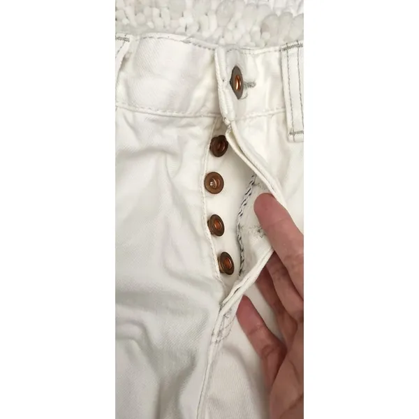 Free People White Logan Button Fly Hi-Rise Denim Shorts Size 29 - Image 7