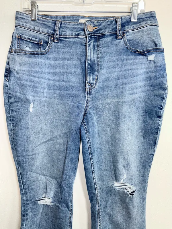 Maurices Kick Boot Ankle High Rise Jeans Medium Wash Ripped Western - Image 4