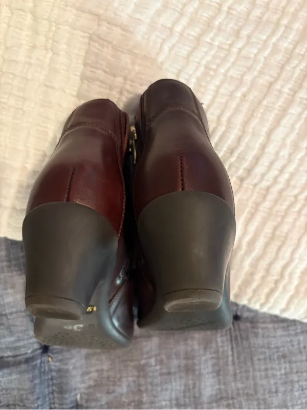 Easy Spirit Women's Dark Brown Leather Ankle Booties with Side Zipper - Image 6