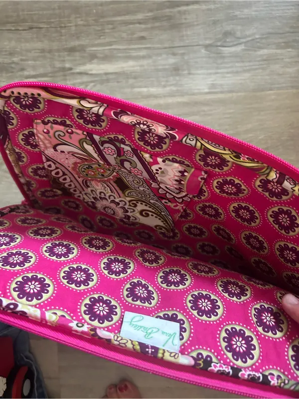 Vera Bradley Pink Paisley Quilted laptop sleeve - Image 5