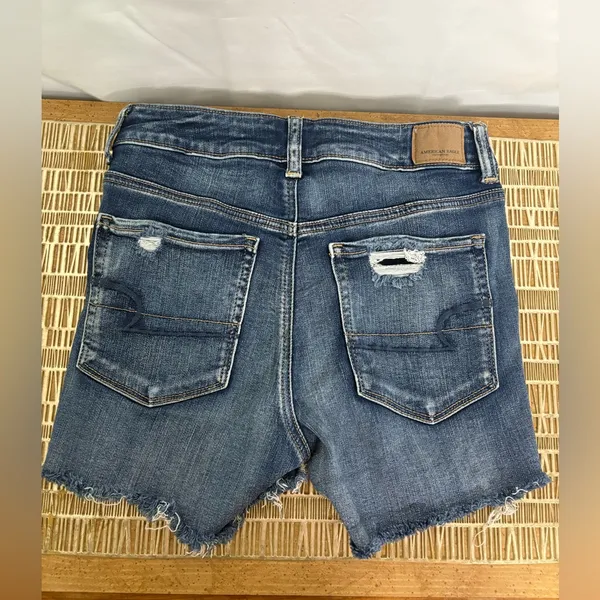 American‎ Eagle Hi-Rise Shortie Distressed Denim Shorts Size 6 - Image 4