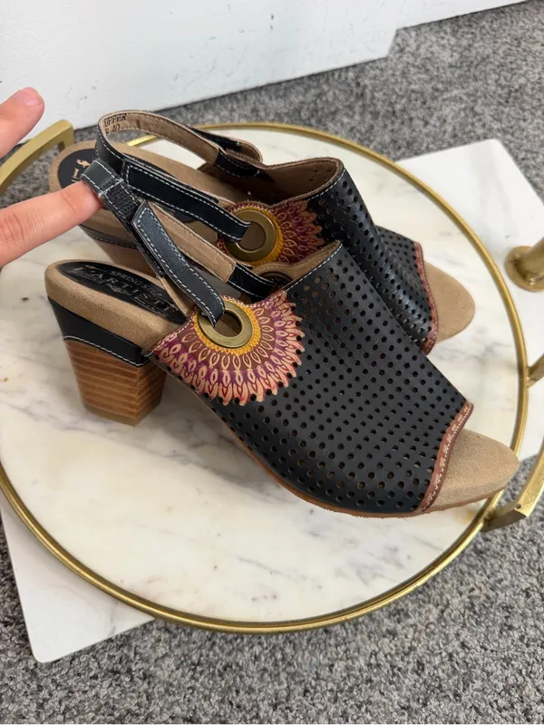 L’Artiste Millie Sandals Sz 40 B Black Leather Perforated Block Heel - Image 3