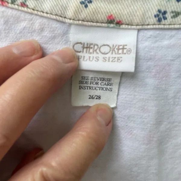 Vintage Cherokee size 26 floral denim button front vest. - Image 6