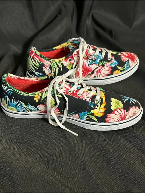 Vans Women's Black Hawaiian Floral Lace-Up Canvas Sneakers 6.5 - Image 6