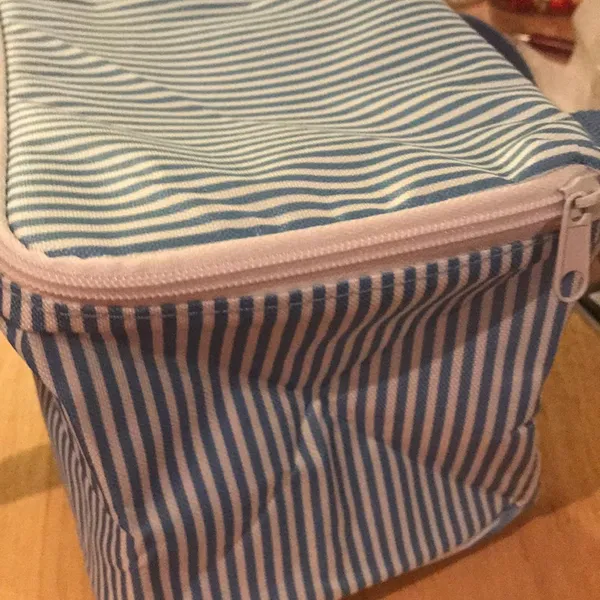 Cotton On New square makeup bag or lunch box in stripe - Image 5