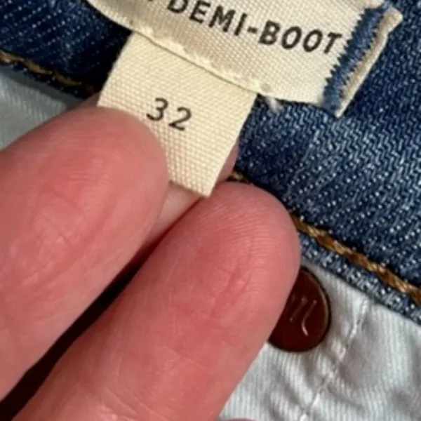 Madewell Cali Demi-Boot Jeans in Dorrance Wash Tencel Denim Size 32 - Image 8
