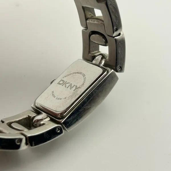 DKNY Silver-tone Encrusted Stainless Steel Band Watch Working New Battery - Image 6