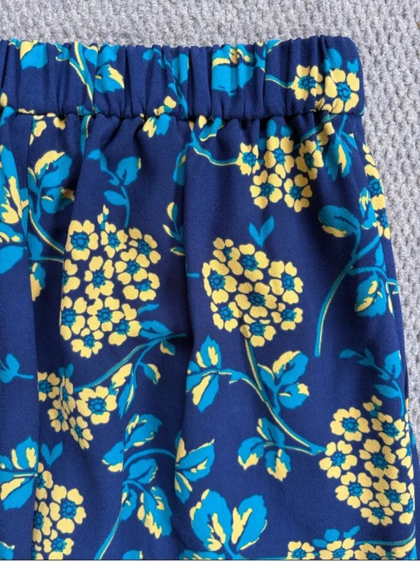 Like New J. Crew Floral Cropped Wide Leg Pants Size Small - Image 7