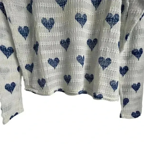 Aeropostale Women's M White Blue‎ Heart  Pullover Sweater Solid Pattern - Image 3