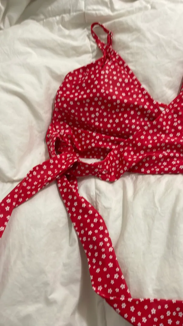 SheIn Bathingsuit Red Floral Retro High Waisted - Image 3