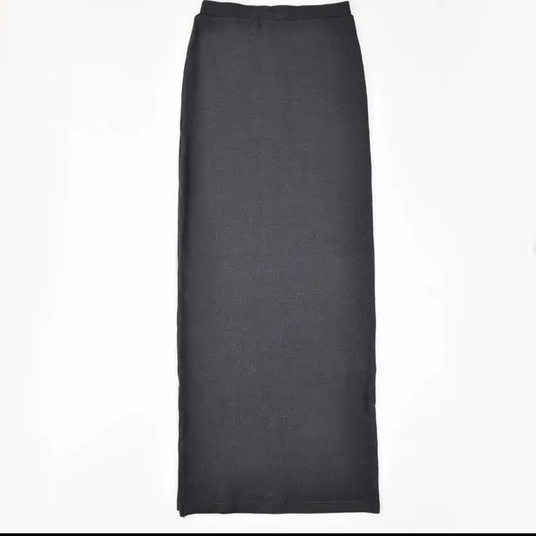 Chic Black Pencil Skirt for Women - Image 2